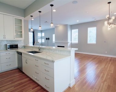 4701 Caroline Street - Photo Thumbnail 10