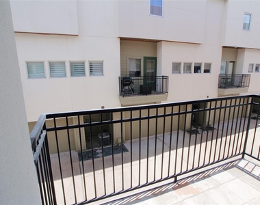 4701 Caroline Street - Photo Thumbnail 14