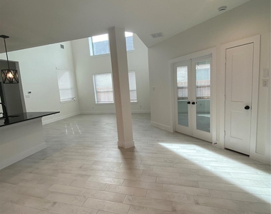 31323 Balsam Hawk Lane - Photo Thumbnail 8