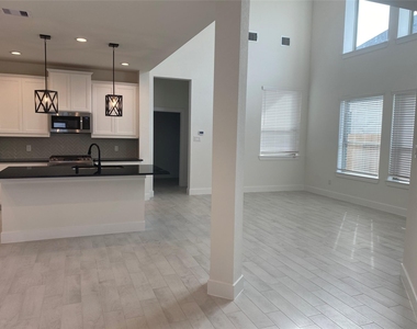 31323 Balsam Hawk Lane - Photo Thumbnail 5