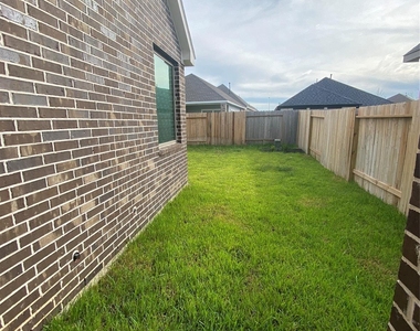 31323 Balsam Hawk Lane - Photo Thumbnail 38