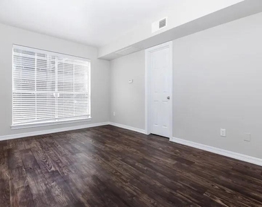 4400 Memorial Drive - Photo Thumbnail 6