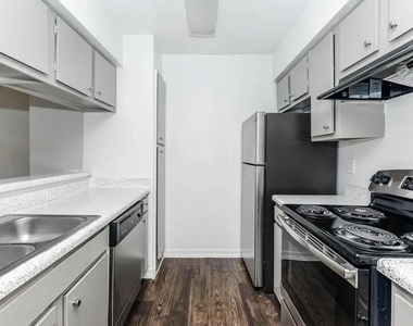 4400 Memorial Drive - Photo Thumbnail 4