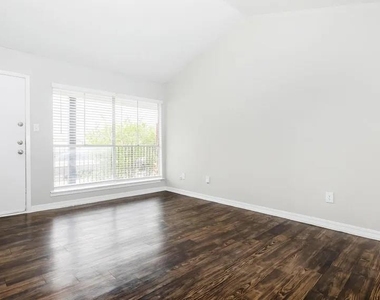 4400 Memorial Drive - Photo Thumbnail 17