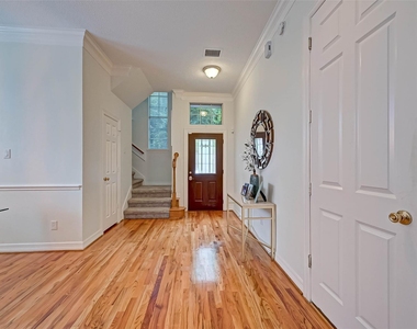 5917 Dolores Street - Photo Thumbnail 2