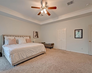 5917 Dolores Street - Photo Thumbnail 16