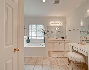 5917 Dolores Street - Photo Thumbnail 19
