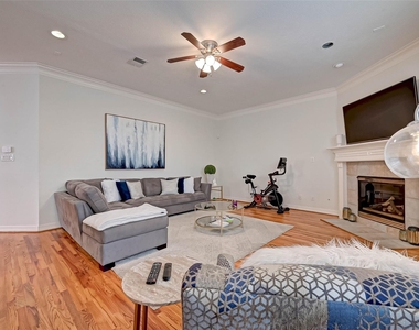 5917 Dolores Street - Photo Thumbnail 5