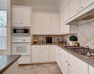 5917 Dolores Street - Photo Thumbnail 10