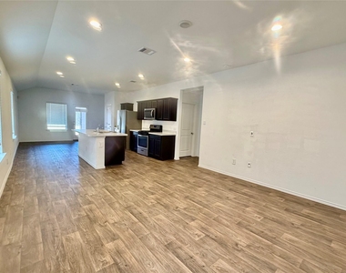 14858 Cypress Hollow Drive - Photo Thumbnail 4
