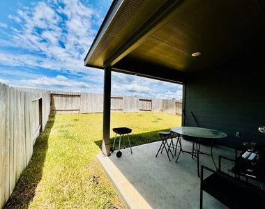 14858 Cypress Hollow Drive - Photo Thumbnail 5