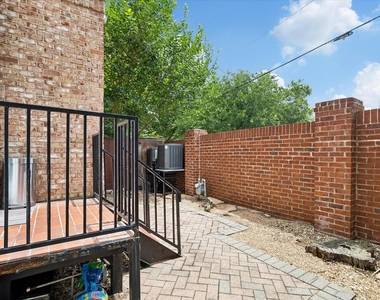 1933 Woodbury Street - Photo Thumbnail 38