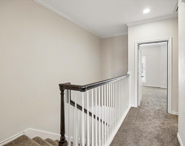 1933 Woodbury Street - Photo Thumbnail 20