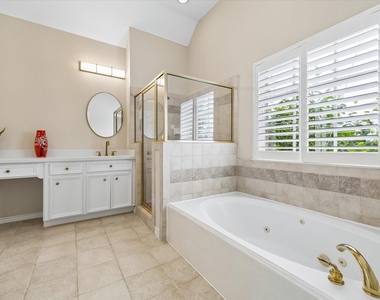1933 Woodbury Street - Photo Thumbnail 24