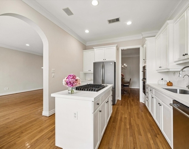 1933 Woodbury Street - Photo Thumbnail 13