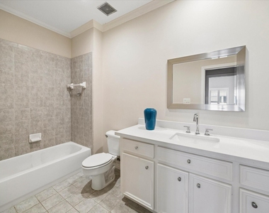 1933 Woodbury Street - Photo Thumbnail 32