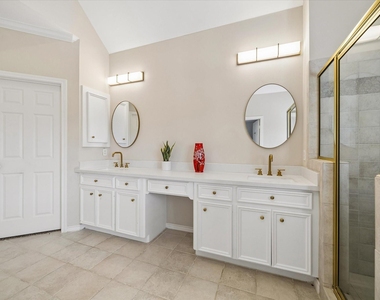 1933 Woodbury Street - Photo Thumbnail 26