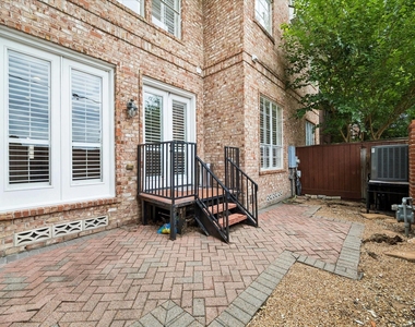 1933 Woodbury Street - Photo Thumbnail 39