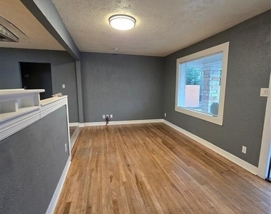 3309 Sunbeam Street - Photo Thumbnail 4