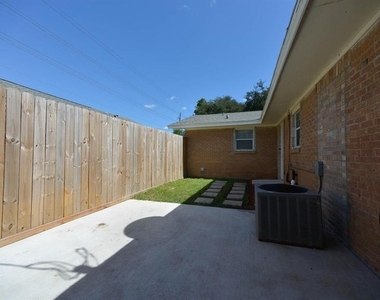 3309 Sunbeam Street - Photo Thumbnail 5
