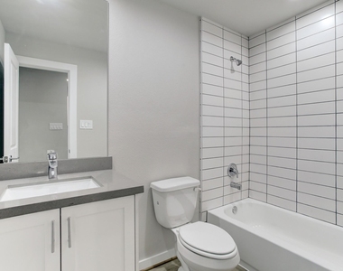 645 E 11th 1/2 Street - Photo Thumbnail 3