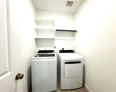 6815 Harvest Wheat Lane - Photo Thumbnail 12