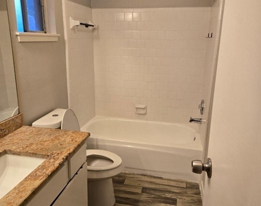 7026 Foxfield Lane - Photo Thumbnail 11