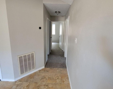 7026 Foxfield Lane - Photo Thumbnail 4