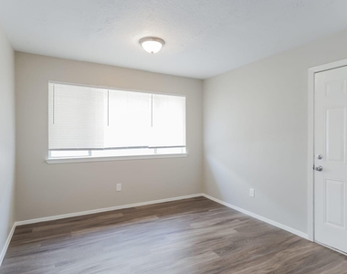 7011 Pickett Drive - Photo Thumbnail 9