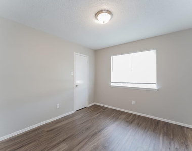 7011 Pickett Drive - Photo Thumbnail 10
