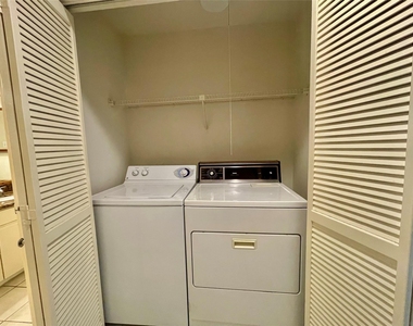 4144 Sw Greystone Way - Photo Thumbnail 16
