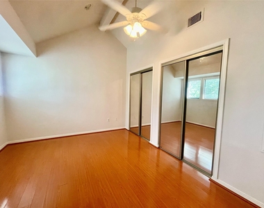 4144 Sw Greystone Way - Photo Thumbnail 8
