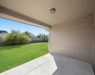 13206 Clover Creek Point Lane - Photo Thumbnail 10