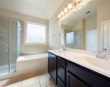 13206 Clover Creek Point Lane - Photo Thumbnail 15