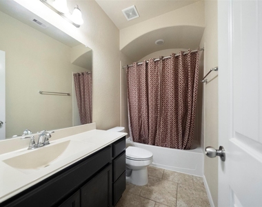 13206 Clover Creek Point Lane - Photo Thumbnail 18