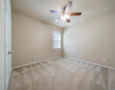 13206 Clover Creek Point Lane - Photo Thumbnail 19
