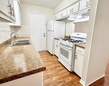 2400 5th Street - Photo Thumbnail 3