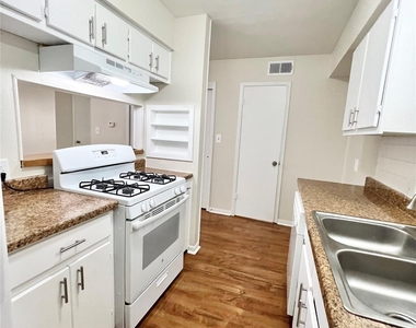 2400 5th Street - Photo Thumbnail 5