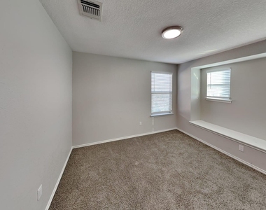 6951 Dulce Meadow - Photo Thumbnail 9