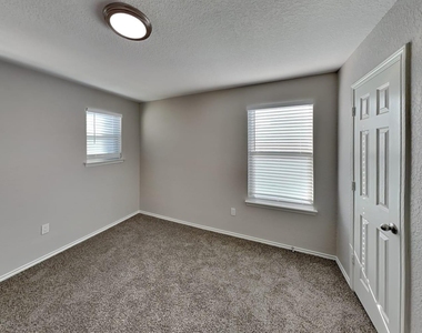 6951 Dulce Meadow - Photo Thumbnail 11