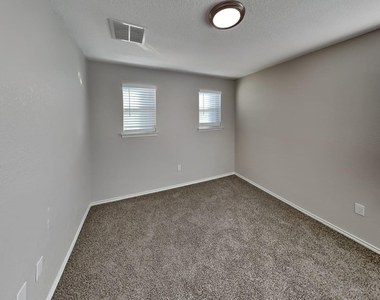 6951 Dulce Meadow - Photo Thumbnail 10