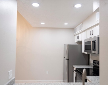2021 Spenwick Drive - Photo Thumbnail 10