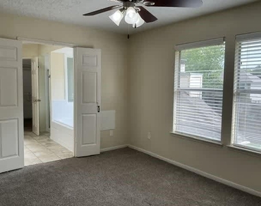 14423 Sun Harbor Drive - Photo Thumbnail 11