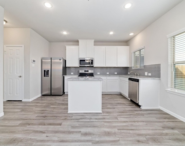 12923 Crombie Drive Drive - Photo Thumbnail 7