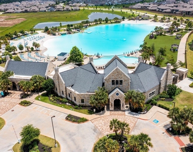 12923 Crombie Drive Drive - Photo Thumbnail 2