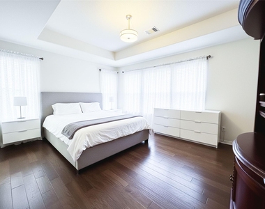 18507 Alemarble Oak Street - Photo Thumbnail 11