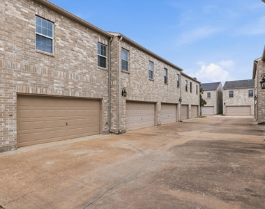 2978 Holly Hall Street - Photo Thumbnail 27