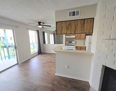 250 El Dorado Boulevard - Photo Thumbnail 2