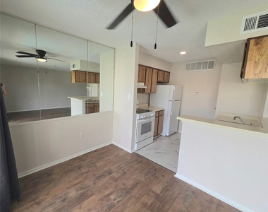 250 El Dorado Boulevard - Photo Thumbnail 5