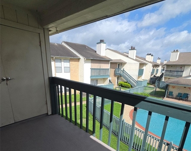 250 El Dorado Boulevard - Photo Thumbnail 4